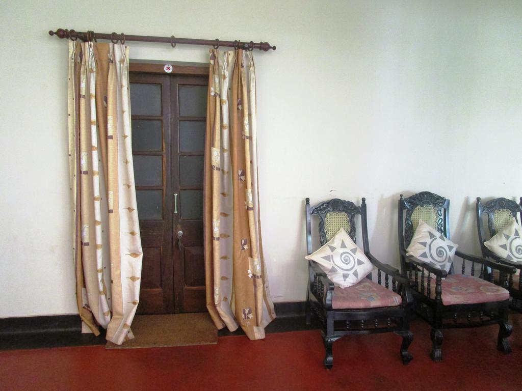 أنرادابورام Hotel Shalini الغرفة الصورة