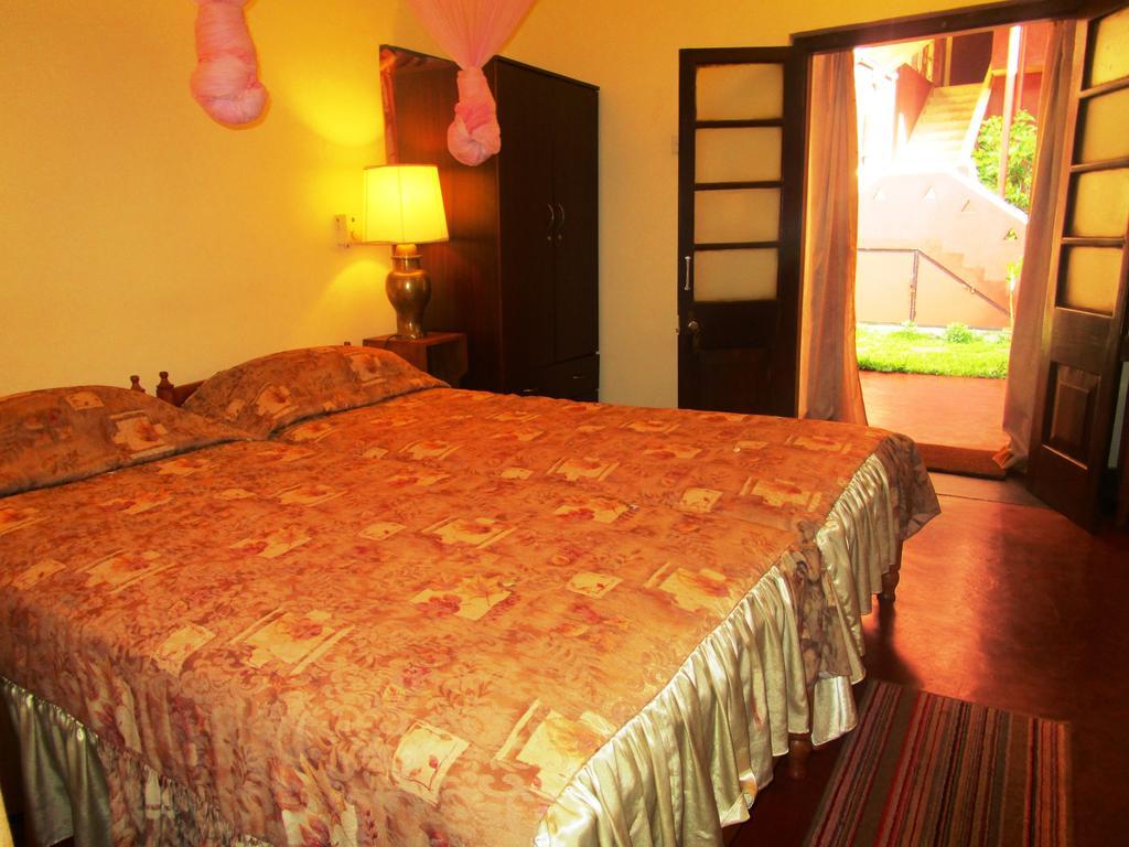 أنرادابورام Hotel Shalini الغرفة الصورة