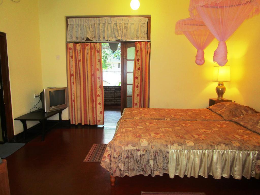 أنرادابورام Hotel Shalini المظهر الخارجي الصورة